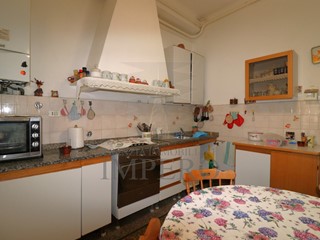 Appartamento in Vendita a Ventimiglia, zona Centro, 230'000€, 120 m²