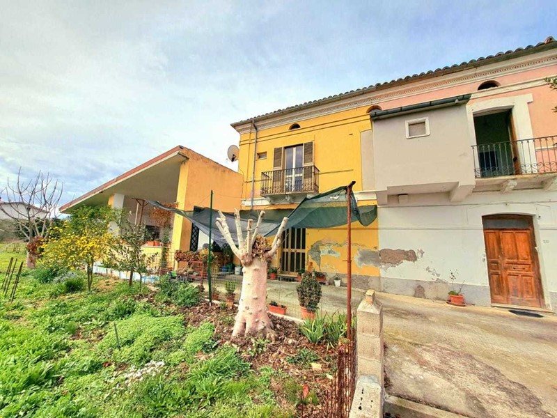 Casa Semi Indipendente in Vendita a San Vito Chietino, 77'000€, 120 m²