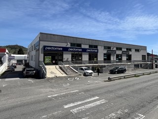 Capannone in Affitto a Catanzaro, zona Lucrezia della Valle, 3'900&euro;, 1280 m²