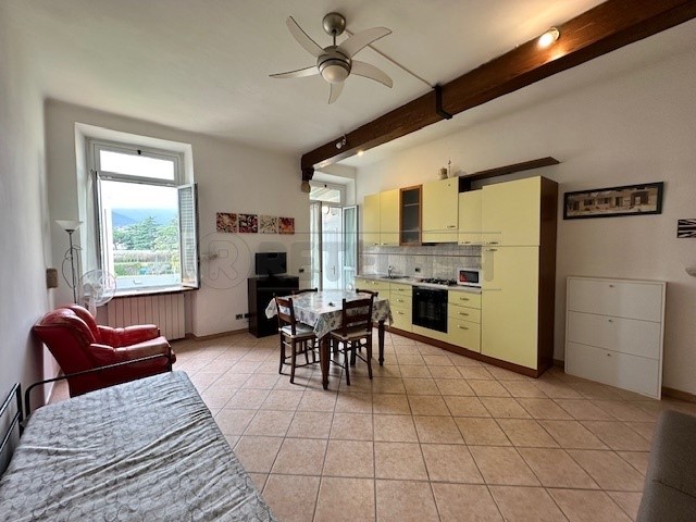 Trilocale in Vendita a Loano, 159'000€, 45 m², arredato