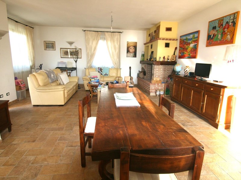 Casa Indipendente in Vendita a Carrara, zona Marina di Carrara, 660'000€, 160 m², arredato