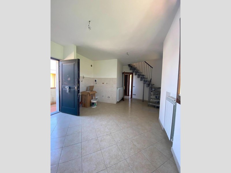 Appartamento in Vendita a Carmignano, zona Seano, 290'000€, 115 m²