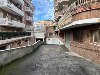 Box in Vendita a Roma, 65'000€, 47 m²