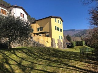 Appartamento in Vendita a Sesta Godano, 75'000€, 100 m², con Box