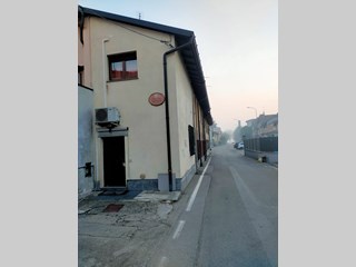 Casa Semi Indipendente in Vendita a Bollate, zona Madonna in Campagna, 120'000€, 50 m²