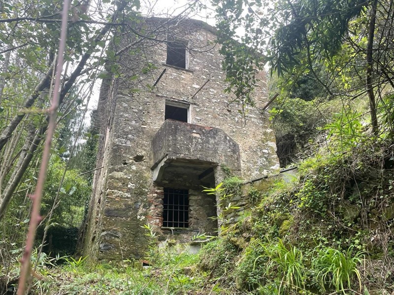 Casa Semi Indipendente in Vendita a Stazzema, 60'000€, 80 m²