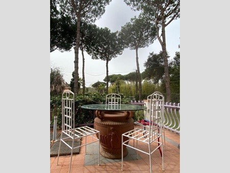 Casa Semi Indipendente in Vendita a Massa, zona Ronchi, 1'690'000€, 250 m²