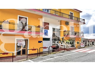 Magazzino in Vendita a Aprigliano, 200'000€, 215 m²