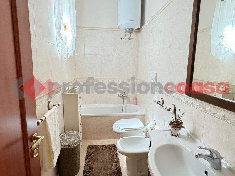 Trilocale in Vendita a Bari, 80'000€, 75 m²