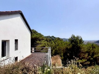 Casa Indipendente in Vendita a Andora, zona San Bartolomeo, 320'000€, 217 m², con Box