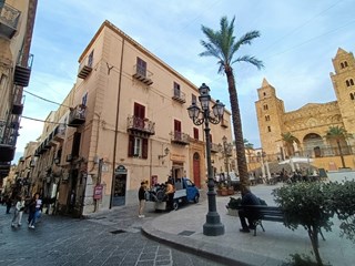 Attività commerciale in Vendita a Cefalù, zona Centro Storico, 220'000€, 55 m²