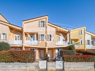 Villetta a schiera in Vendita a Buti, zona Cascine, 289'000€, 190 m², con Box