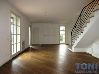 Villetta a schiera in Vendita a Empoli, zona Corniola, 520'000€, 130 m²