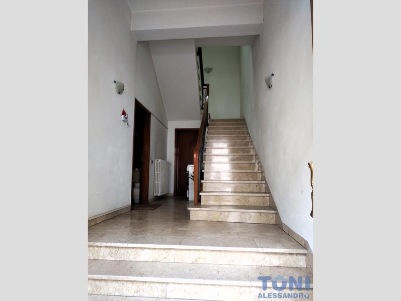 Villa bifamiliare in Vendita a Empoli, 495'000€, 230 m²