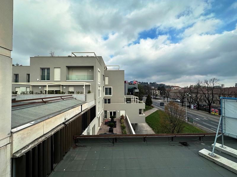 Ufficio in Vendita a Brescia, 650'000€, 332 m²