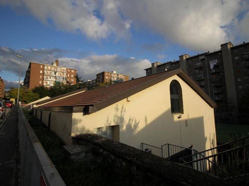 Immobile commerciale in Vendita a Trieste, 440'000€, 1169 m²