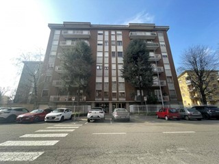 Ufficio in Vendita a Lainate, 150'000€, 130 m²