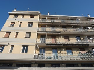 Appartamento in Vendita a Genova, zona Pontedecimo, 80'000€, 88 m²