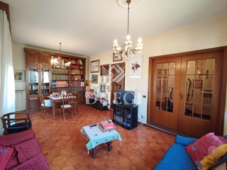 Villa bifamiliare in Vendita a Viareggio, 400'000€, 195 m², arredato