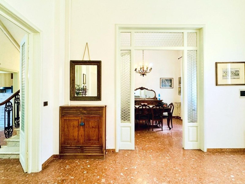 Casa Indipendente in Vendita a Viareggio, 860'000€, 200 m²