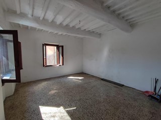Casa Indipendente in Vendita a Crespina Lorenzana, zona Crespina, 90'000€, 124 m²