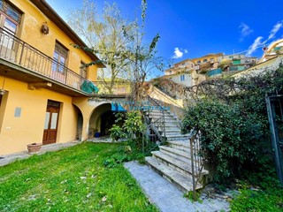 Casa Semi Indipendente in Vendita a Montignoso, 320'000&euro;, 170 m²