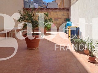 Negozio in Vendita a Bagheria, 90'000€, 120 m²