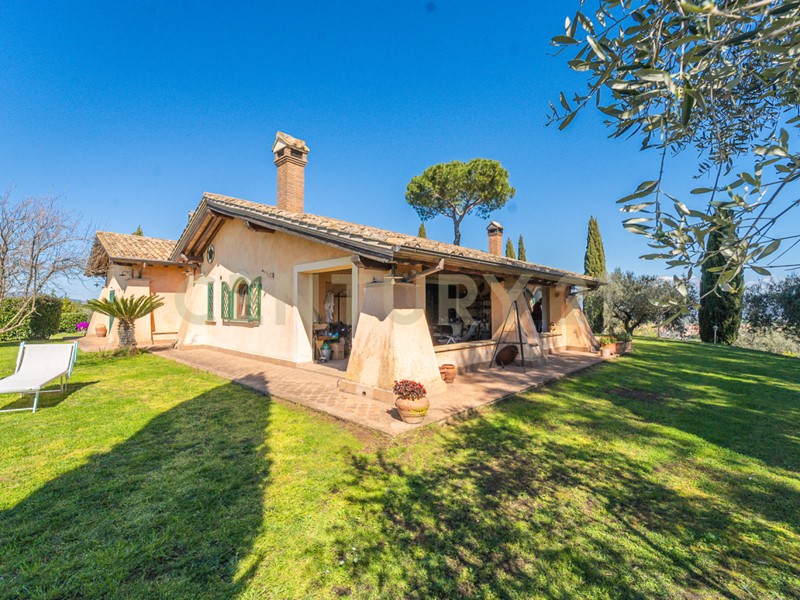 Casa Indipendente in Vendita a Morlupo, 810'000&euro;, , con Box