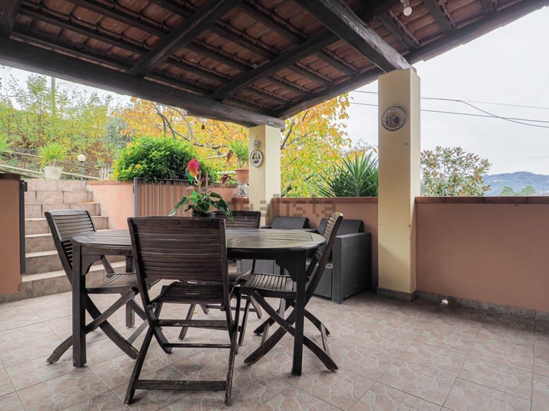 Casa Indipendente in Vendita a Arcola, 590'000€, 250 m², con Box