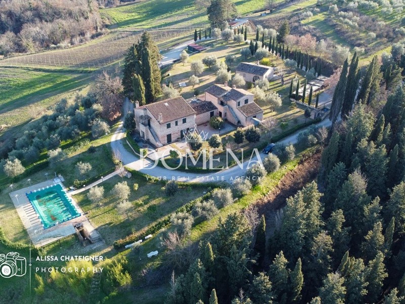 Casale in Vendita a Asciano, zona Chiusure, 4'500'000€, 500 m², arredato