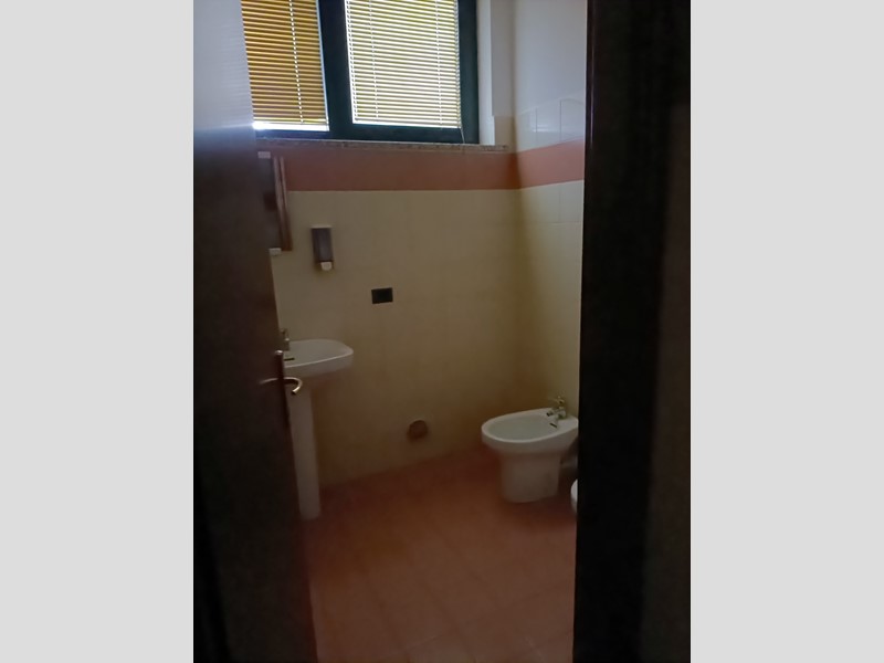 Ufficio in Vendita a Castel San Giovanni, 135'000€, 70 m²