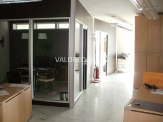 Ufficio in Affitto a Massa, 1'000€, 90 m²