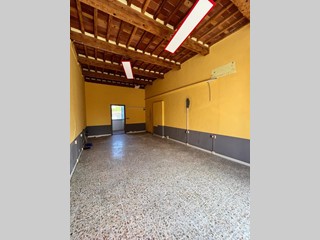 Immobile commerciale in Affitto a Lucca, zona Sant'Anna, 650€, 38 m²