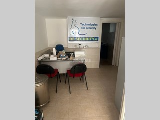 Capannone in Affitto a Pescara, zona Piazza Duca D'Aosta, 650€, 35 m²