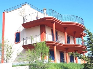 Casa Indipendente in Vendita a Offida, 225'000€, 290 m², con Box