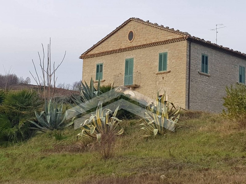 Rustico in Vendita a Casalciprano, 300'000€, 230 m²