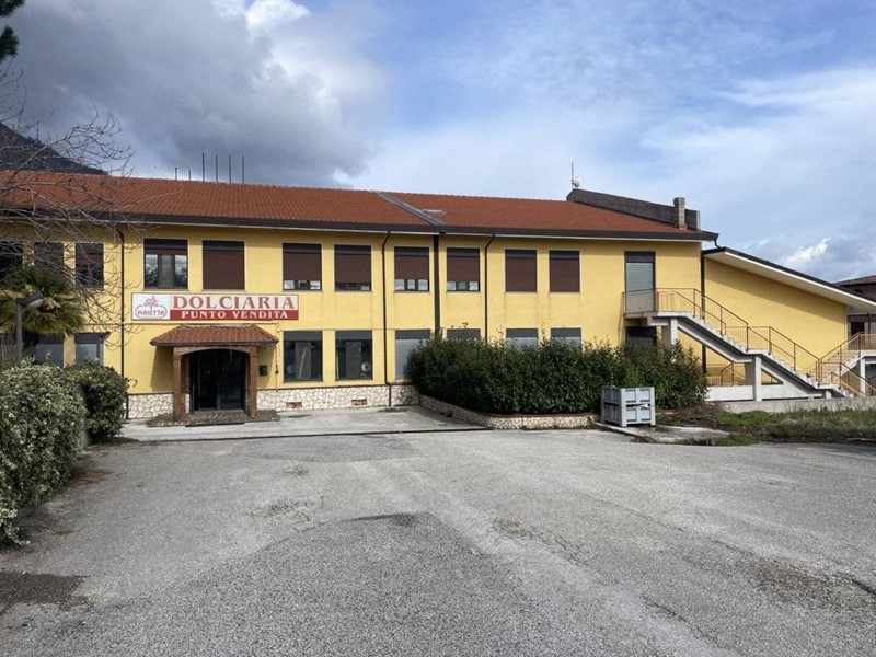 Laboratorio in Vendita a Ospedaletto d'Alpinolo, 1'200'000€, 2400 m²