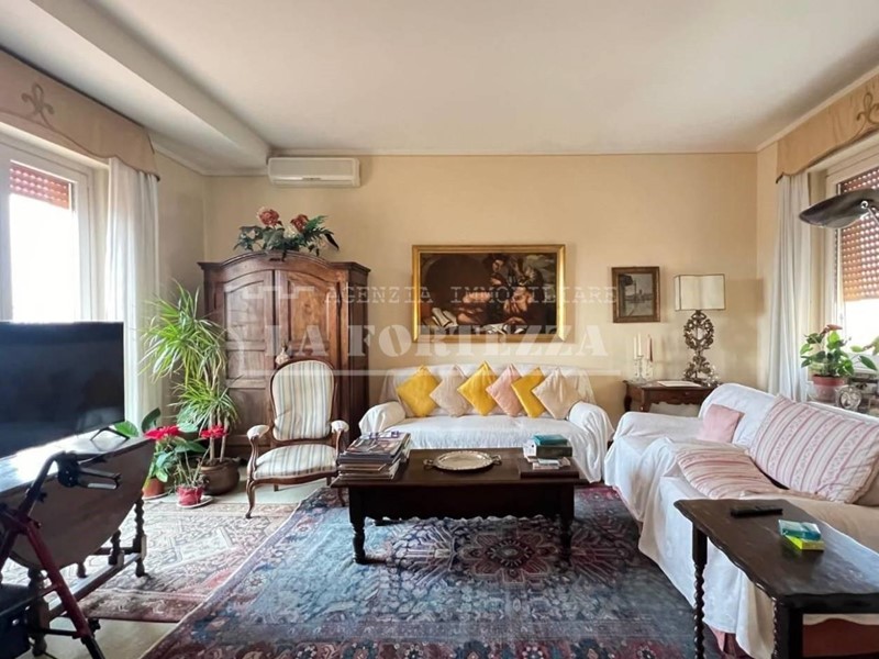 Attico in Vendita a Pisa, 680'000€, 230 m²