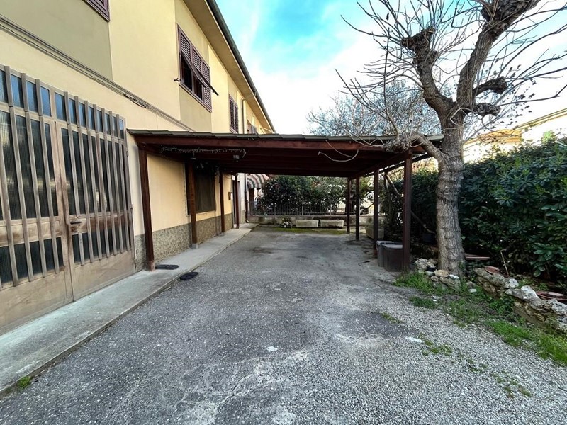 Appartamento in Vendita a Certaldo, 195'000€, 150 m², con Box
