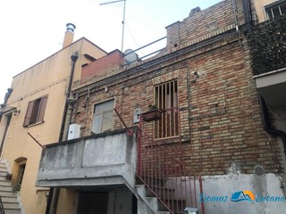 Villa in Vendita a Pomarico, 40'000€, 68 m²