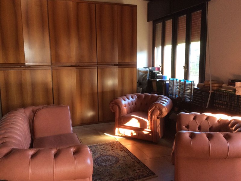 Villa in Vendita a Chioggia, 300'000€, 358 m², arredato