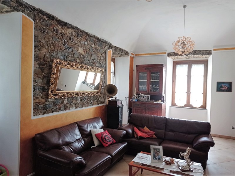 Appartamento in Vendita a Fosdinovo, 300'000€, 230 m²