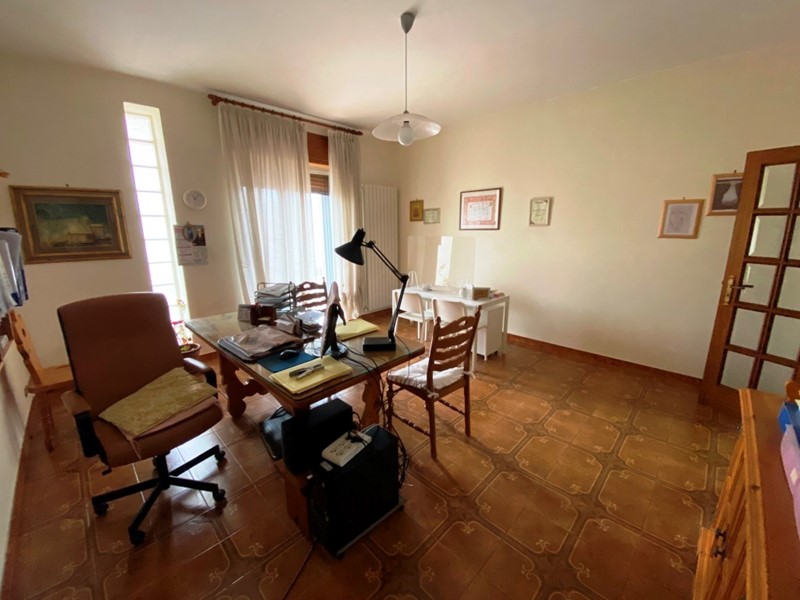 Trilocale in Vendita a Turi, 120'000€, 145 m²