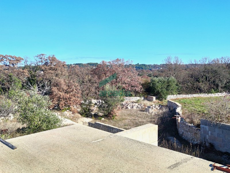 Casale in Vendita a Noci, zona Via per Putignano, 130'000€, 150 m², con Box