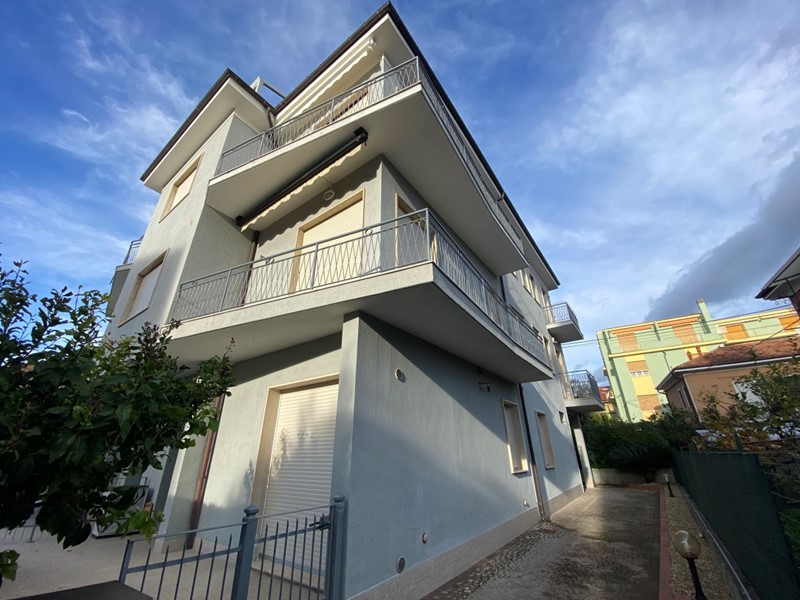 Trilocale in Vendita a San Bartolomeo al Mare, 309'000€, 57 m², arredato