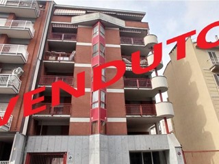 Appartamento in Vendita a Torino, 320'000€, 150 m², con Box