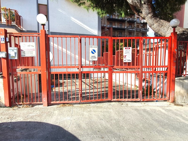 Magazzino in Vendita a Palermo, 195'000€, 262 m²