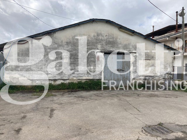 Capannone in Vendita a Olevano sul Tusciano, 110'000&euro;, 325 m²