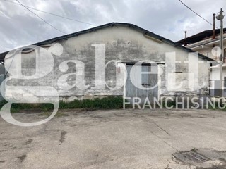 Capannone in Vendita a Olevano sul Tusciano, 110'000&euro;, 325 m²