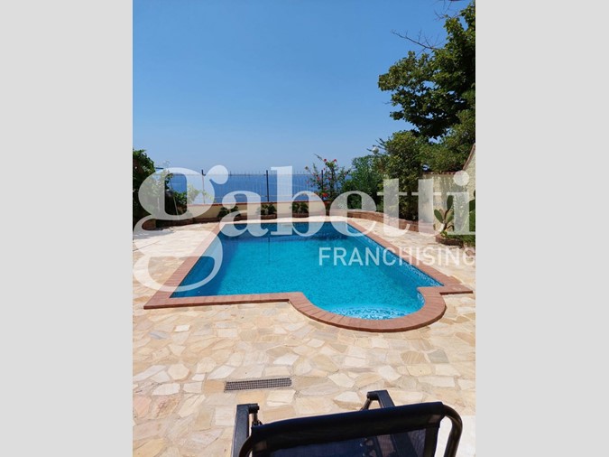 Villa in Vendita a San Nicola Arcella, 275'000€, 150 m², arredato
